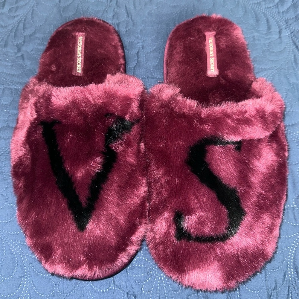 Victoria Secret slippers size Large